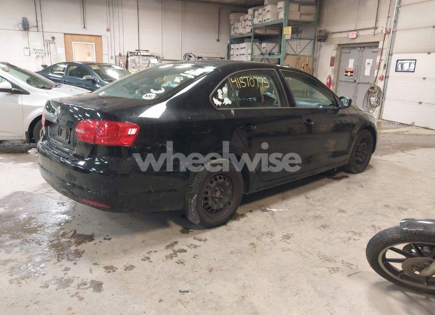 Photo 4 of 2014 Volkswagen Jetta 2.0L S (VIN 3VW1K7AJ7EM445531)