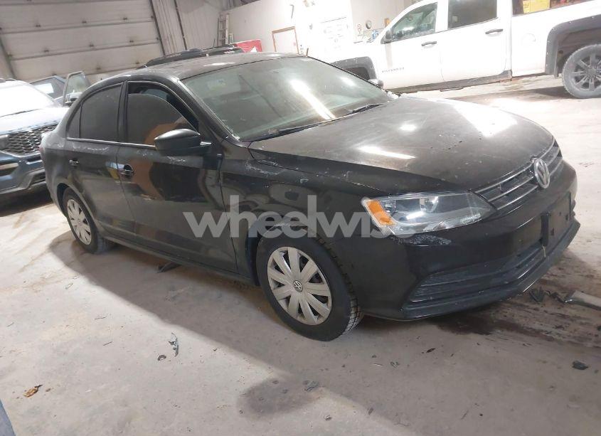 2015 Volkswagen Jetta 2.0L S (VIN 3VW1K7AJ7FM290948) main photo