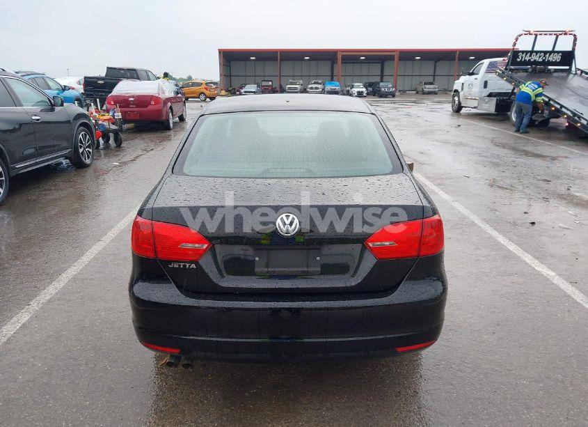 Photo 16 of 2013 Volkswagen Jetta 2.0L S (VIN 3VW1K7AJ8DM385984)