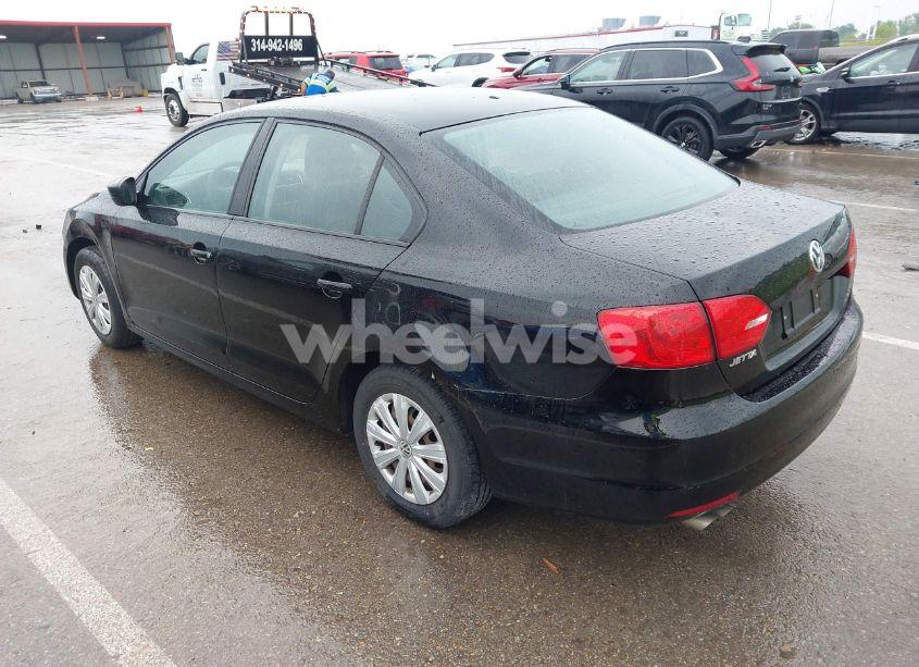 Photo 3 of 2013 Volkswagen Jetta 2.0L S (VIN 3VW1K7AJ8DM385984)