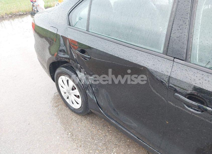 Photo 6 of 2013 Volkswagen Jetta 2.0L S (VIN 3VW1K7AJ8DM385984)