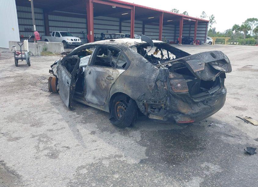 Photo 3 of 2014 Volkswagen Jetta 2.0L S (VIN 3VW1K7AJ8EM394623)