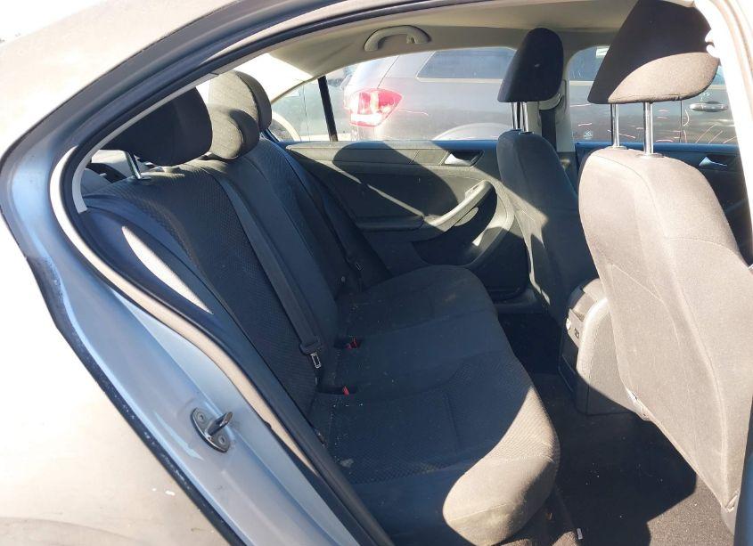 Photo 8 of 2014 Volkswagen Jetta 2.0L S (VIN 3VW1K7AJ8EM445392)