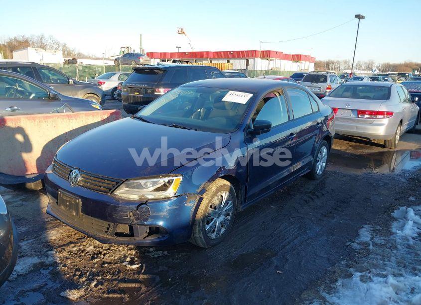 Photo 2 of 2011 Volkswagen Jetta 2.0L S (VIN 3VW1K7AJ9BM018962)