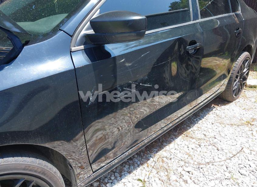 Photo 6 of 2012 Volkswagen Jetta 2.0L S (VIN 3VW1K7AJ9CM365905)