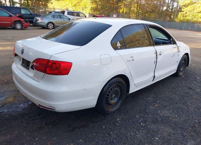 Photo 4 of 2013 Volkswagen Jetta 2.0L S (VIN 3VW1K7AJ9DM447361)