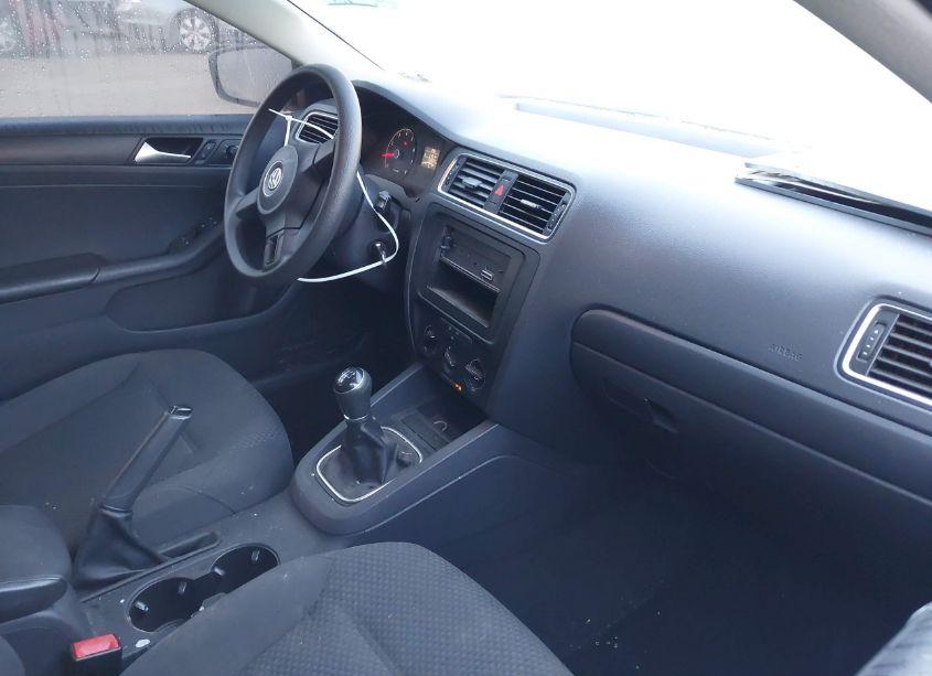 Photo 5 of 2013 Volkswagen Jetta 2.0L S (VIN 3VW1K7AJ9DM447361)
