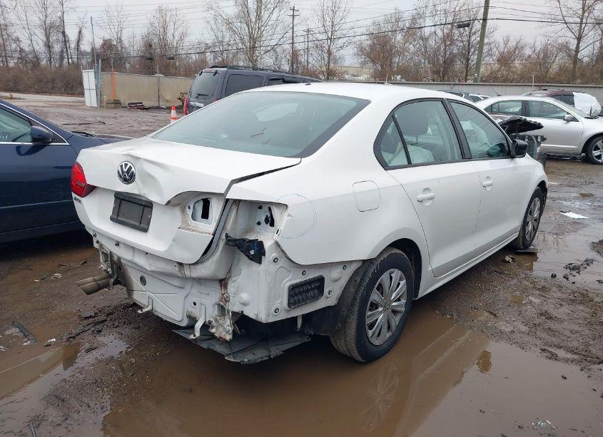 Photo 4 of 2014 Volkswagen Jetta 2.0L S (VIN 3VW1K7AJ9EM369584)