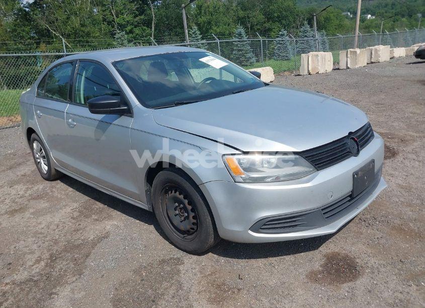 2014 Volkswagen Jetta 2.0L S (VIN 3VW1K7AJ9EM397028) main photo