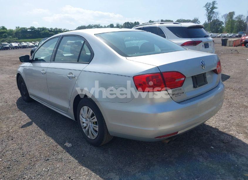 Photo 3 of 2014 Volkswagen Jetta 2.0L S (VIN 3VW1K7AJ9EM397028)