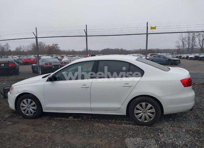 Photo 14 of 2014 Volkswagen Jetta 2.0L S (VIN 3VW1K7AJXEM441277)