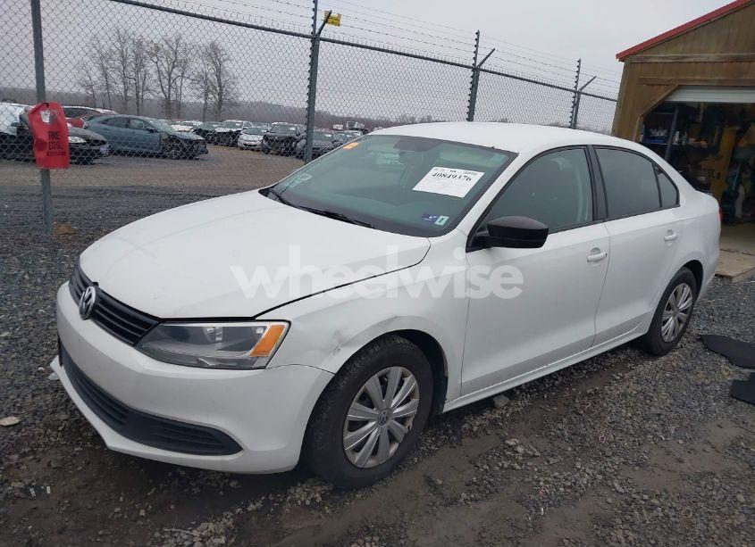 Photo 2 of 2014 Volkswagen Jetta 2.0L S (VIN 3VW1K7AJXEM441277)