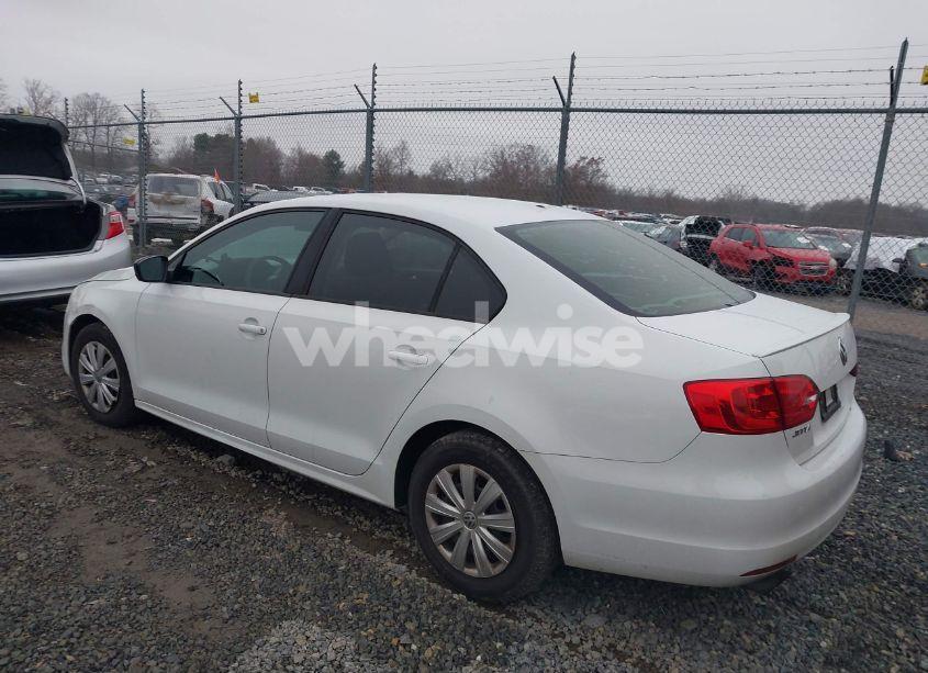 Photo 3 of 2014 Volkswagen Jetta 2.0L S (VIN 3VW1K7AJXEM441277)
