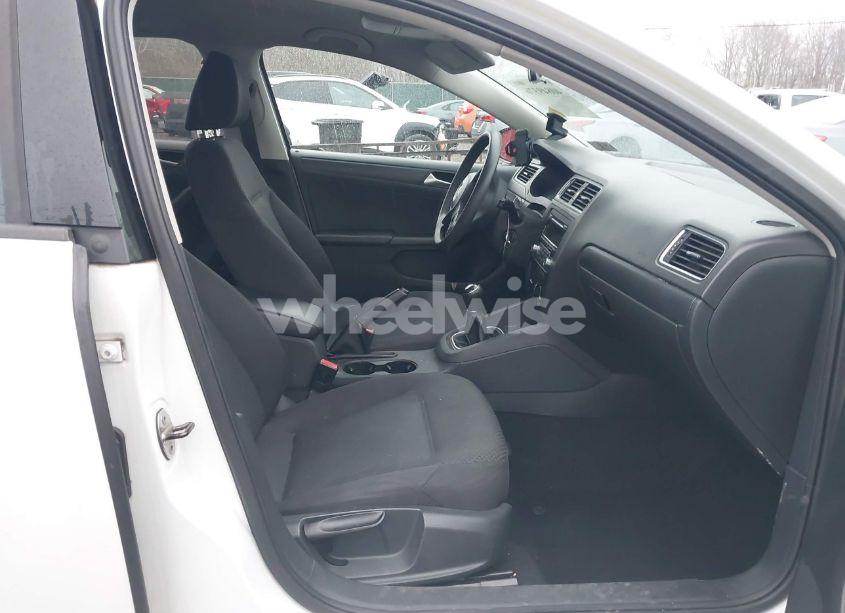 Photo 5 of 2014 Volkswagen Jetta 2.0L S (VIN 3VW1K7AJXEM441277)