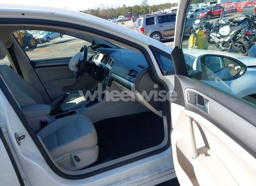 Photo 5 of 2015 Volkswagen Golf TSI SE 4-DOOR (VIN 3VW217AU0FM004844)