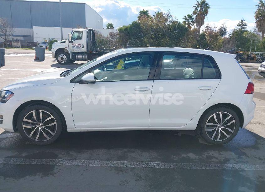 Photo 14 of 2015 Volkswagen Golf TSI SE 4-DOOR (VIN 3VW217AU1FM025251)