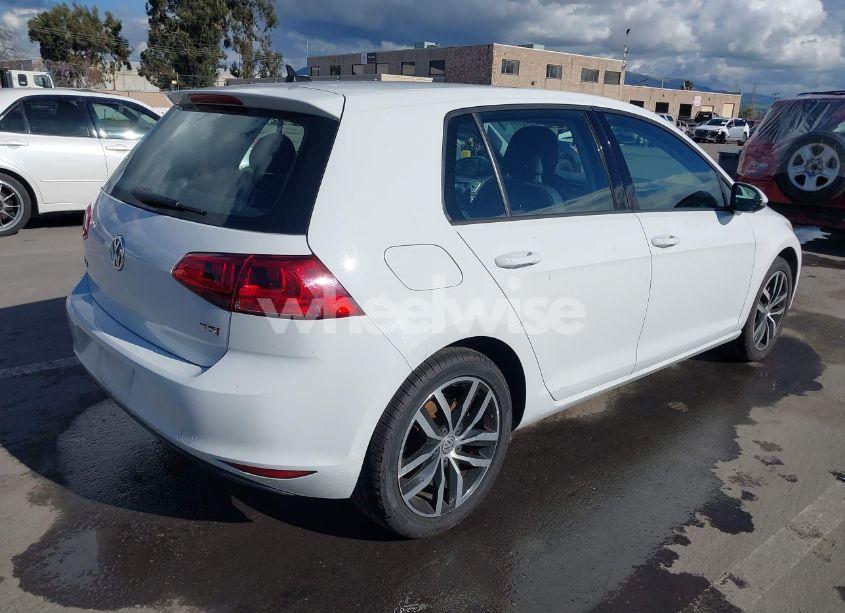 Photo 4 of 2015 Volkswagen Golf TSI SE 4-DOOR (VIN 3VW217AU1FM025251)