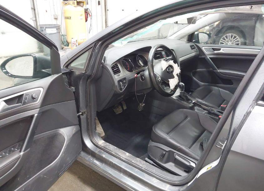 Photo 5 of 2017 Volkswagen Golf TSI S 4-DOOR/TSI SE 4-DOOR/TSI SEL 4-DOOR/TSI WOLFSBURG EDITION 4-DOOR (VIN 3VW217AU1HM015984)