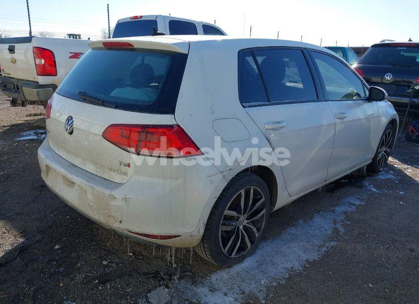 Photo 4 of 2015 Volkswagen Golf TSI SE 4-DOOR (VIN 3VW217AU2FM029793)