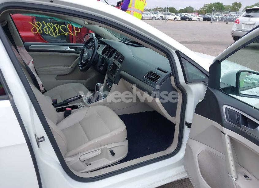 Photo 5 of 2015 Volkswagen Golf TSI S 4-DOOR (VIN 3VW217AU2FM032970)