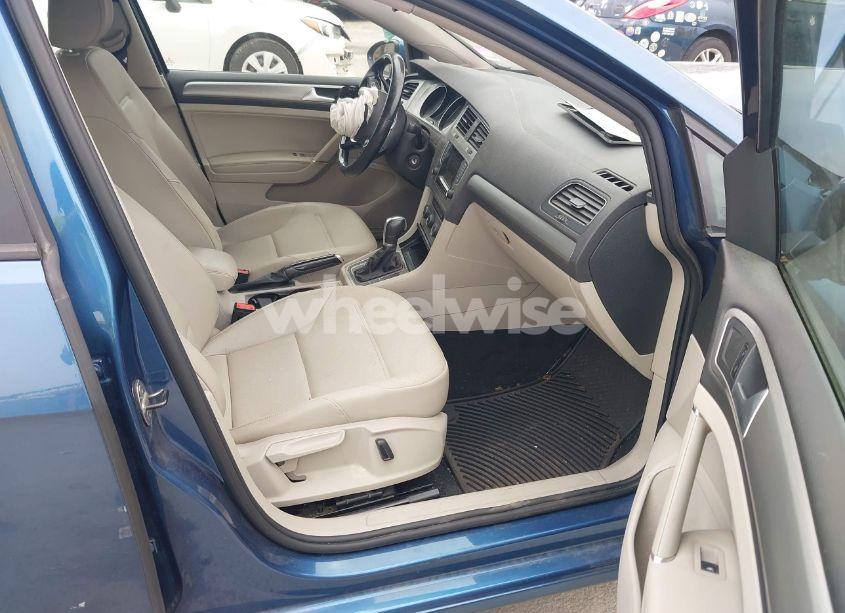 Photo 5 of 2015 Volkswagen Golf TSI S 4-DOOR (VIN 3VW217AU2FM039322)