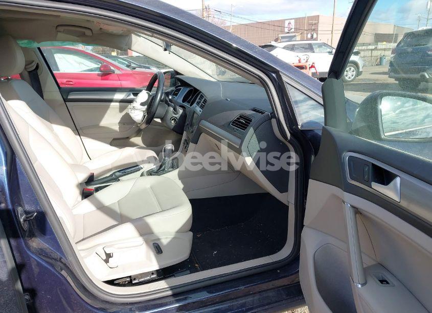 Photo 5 of 2017 Volkswagen Golf TSI S 4-DOOR/TSI SE 4-DOOR/TSI SEL 4-DOOR/TSI WOLFSBURG EDITION 4-DOOR (VIN 3VW217AU2HM009028)