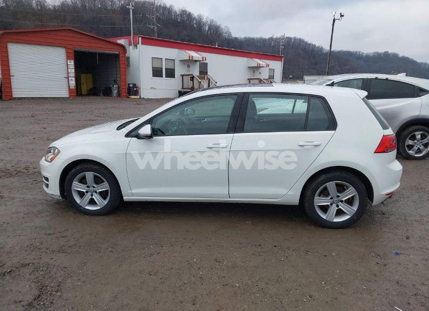 Photo 14 of 2017 Volkswagen Golf TSI S 4-DOOR/TSI SE 4-DOOR/TSI SEL 4-DOOR/TSI WOLFSBURG EDITION 4-DOOR (VIN 3VW217AU2HM019610)
