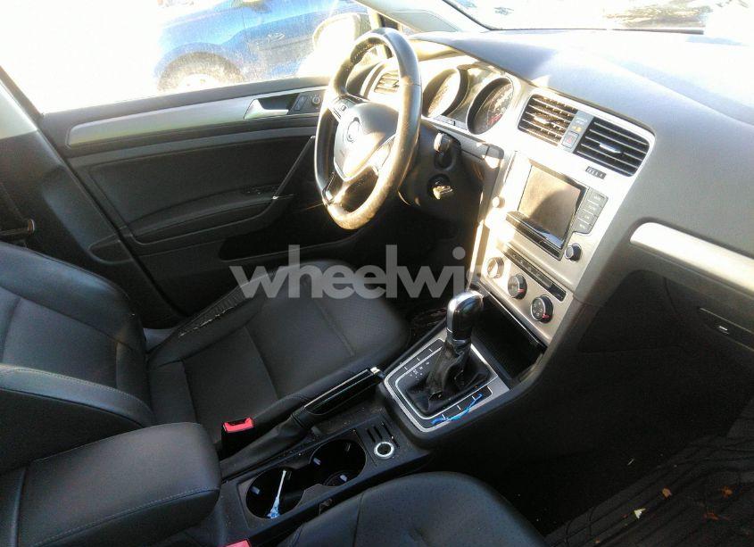Photo 5 of 2015 Volkswagen Golf TSI S 4-DOOR (VIN 3VW217AU3FM009164)