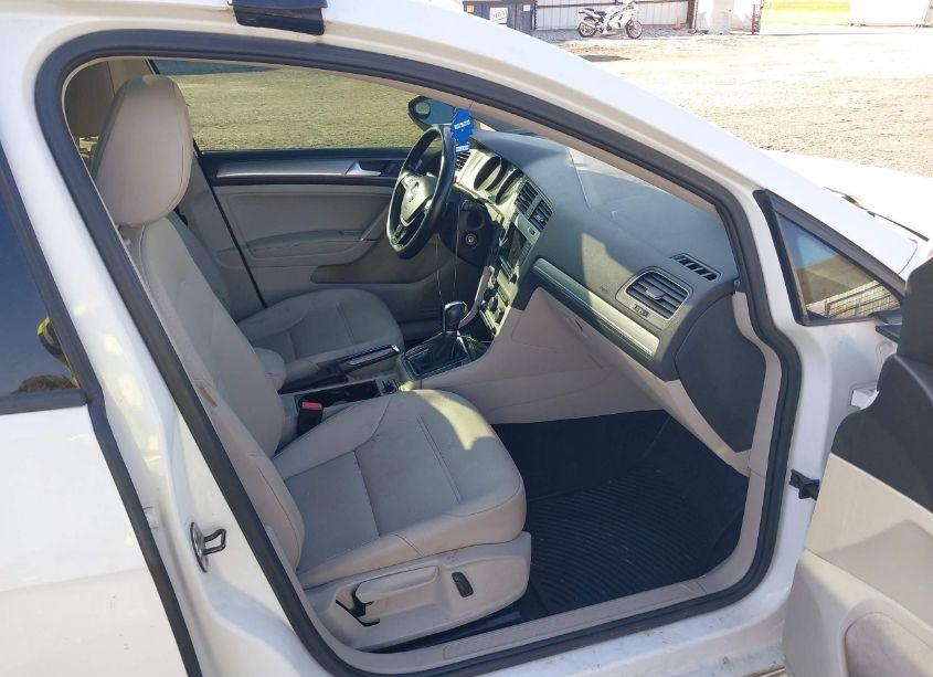 Photo 5 of 2015 Volkswagen Golf TSI S 4-DOOR (VIN 3VW217AU3FM009388)