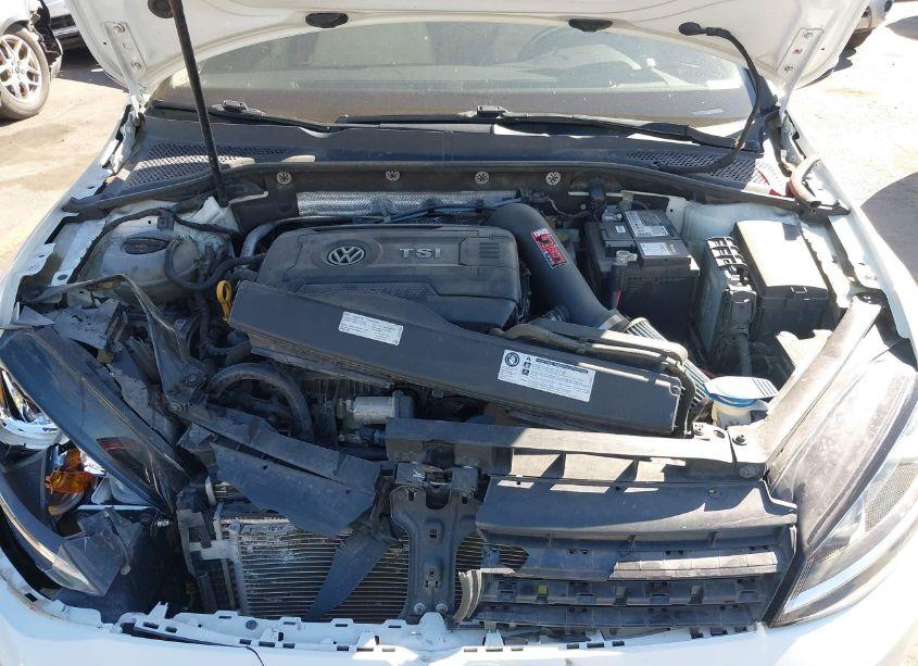 Photo 10 of 2015 Volkswagen Golf TSI SE 4-DOOR (VIN 3VW217AU3FM043038)
