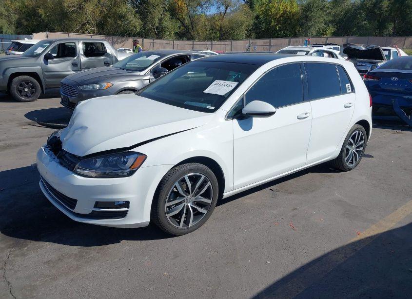 Photo 2 of 2015 Volkswagen Golf TSI SE 4-DOOR (VIN 3VW217AU3FM043038)