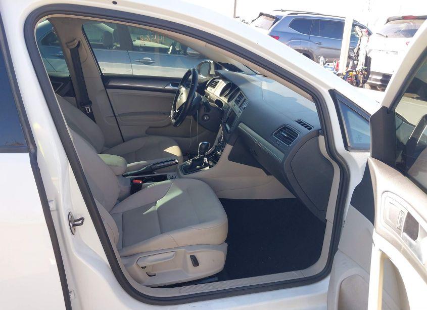 Photo 5 of 2015 Volkswagen Golf TSI SE 4-DOOR (VIN 3VW217AU3FM043038)