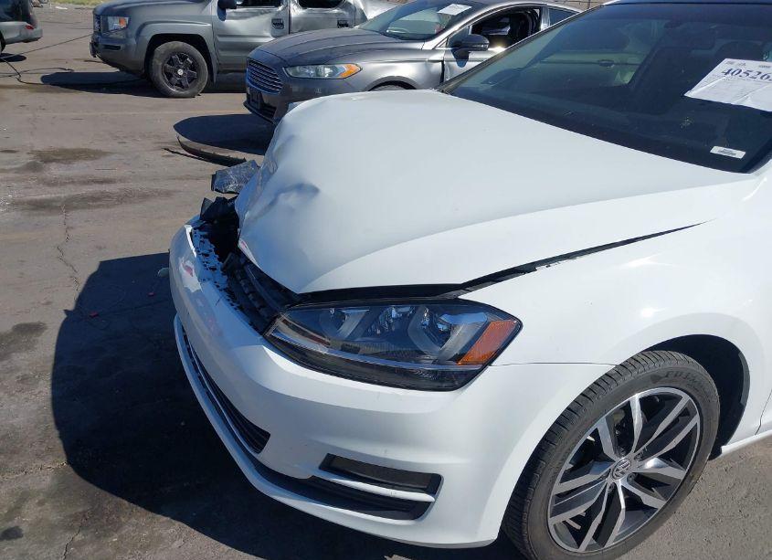 Photo 6 of 2015 Volkswagen Golf TSI SE 4-DOOR (VIN 3VW217AU3FM043038)