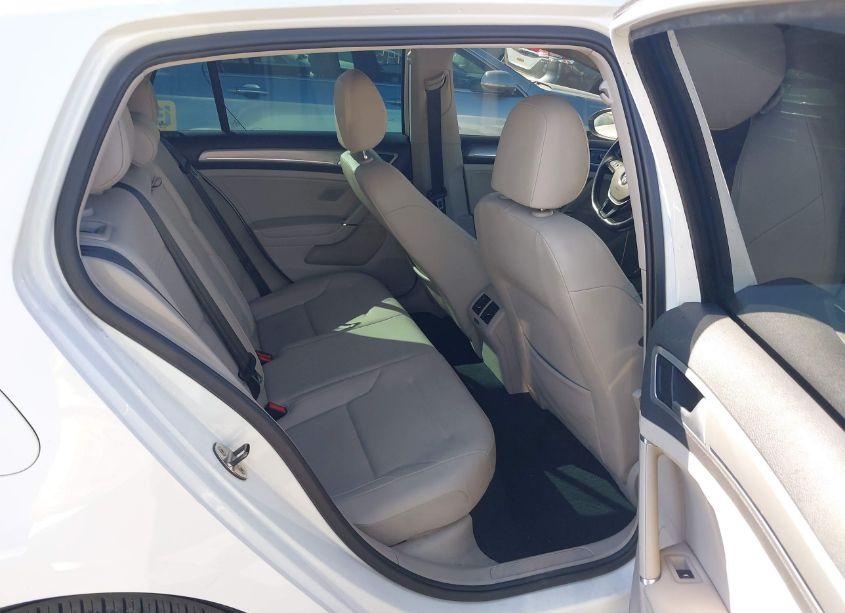 Photo 8 of 2015 Volkswagen Golf TSI SE 4-DOOR (VIN 3VW217AU3FM043038)