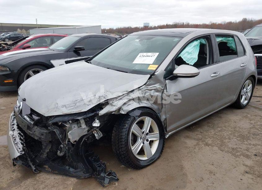 Photo 2 of 2017 Volkswagen Golf (VIN 3VW217AU3HM069870)