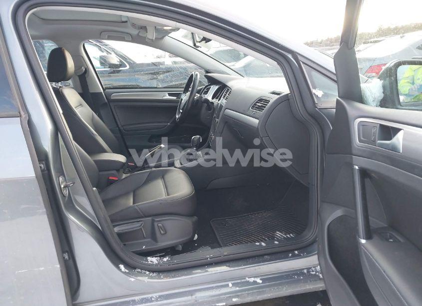 Photo 5 of 2017 Volkswagen Golf TSI S 4-DOOR/TSI SE 4-DOOR/TSI SEL 4-DOOR/TSI WOLFSBURG EDITION 4-DOOR (VIN 3VW217AU6HM044686)