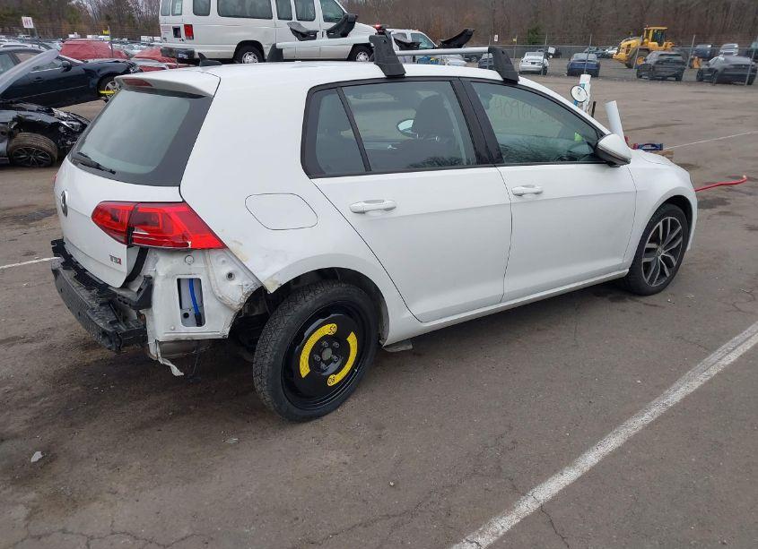 Photo 4 of 2015 Volkswagen Golf TSI SE 4-DOOR (VIN 3VW217AU7FM104634)