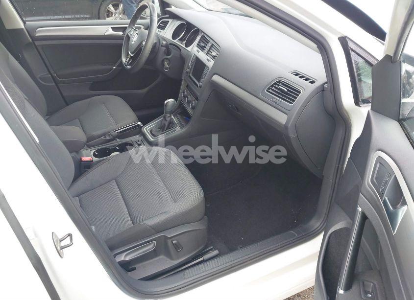 Photo 5 of 2016 Volkswagen Golf TSI S 4-DOOR (VIN 3VW217AU7GM057428)