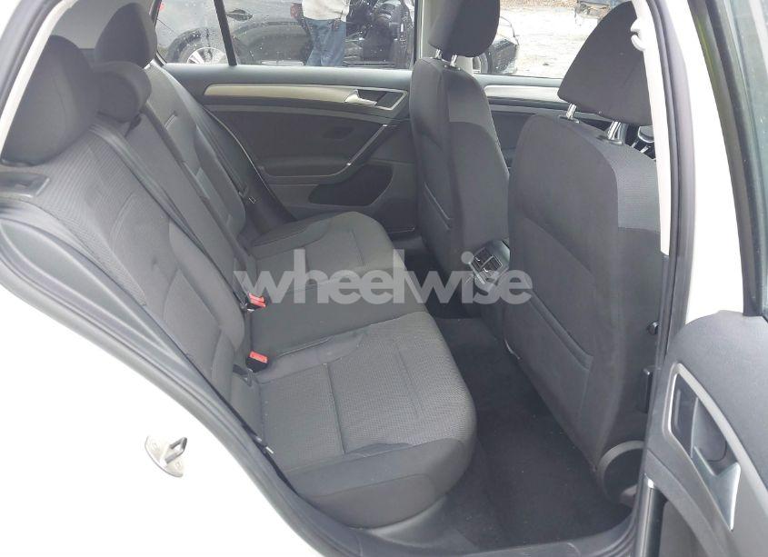 Photo 8 of 2016 Volkswagen Golf TSI S 4-DOOR (VIN 3VW217AU7GM057428)