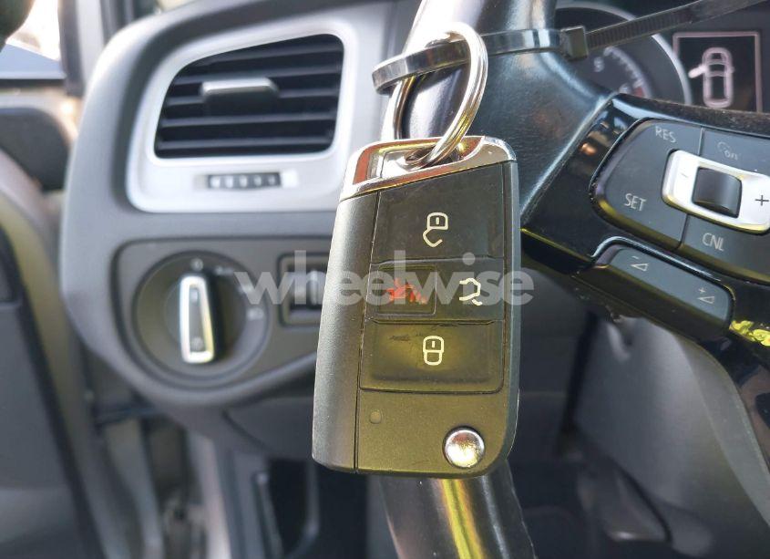 Photo 11 of 2017 Volkswagen Golf TSI S 4-DOOR/TSI SE 4-DOOR/TSI SEL 4-DOOR/TSI WOLFSBURG EDITION 4-DOOR (VIN 3VW217AU7HM020297)