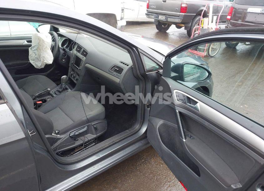Photo 5 of 2017 Volkswagen Golf TSI S 4-DOOR/TSI SE 4-DOOR/TSI SEL 4-DOOR/TSI WOLFSBURG EDITION 4-DOOR (VIN 3VW217AU7HM028688)