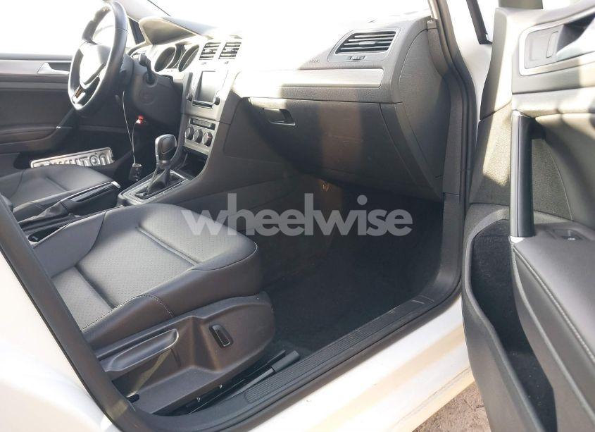 Photo 5 of 2017 Volkswagen Golf TSI S 4-DOOR/TSI SE 4-DOOR/TSI SEL 4-DOOR/TSI WOLFSBURG EDITION 4-DOOR (VIN 3VW217AU9HM022035)