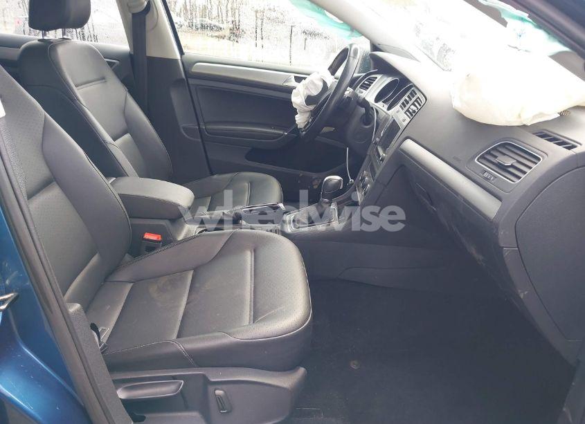 Photo 5 of 2017 Volkswagen Golf TSI S 4-DOOR/TSI SE 4-DOOR/TSI SEL 4-DOOR/TSI WOLFSBURG EDITION 4-DOOR (VIN 3VW217AU9HM037828)