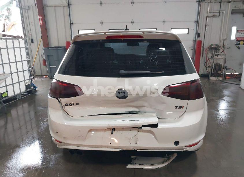 Photo 15 of 2015 Volkswagen Golf TSI SE 4-DOOR (VIN 3VW217AUXFM005788)