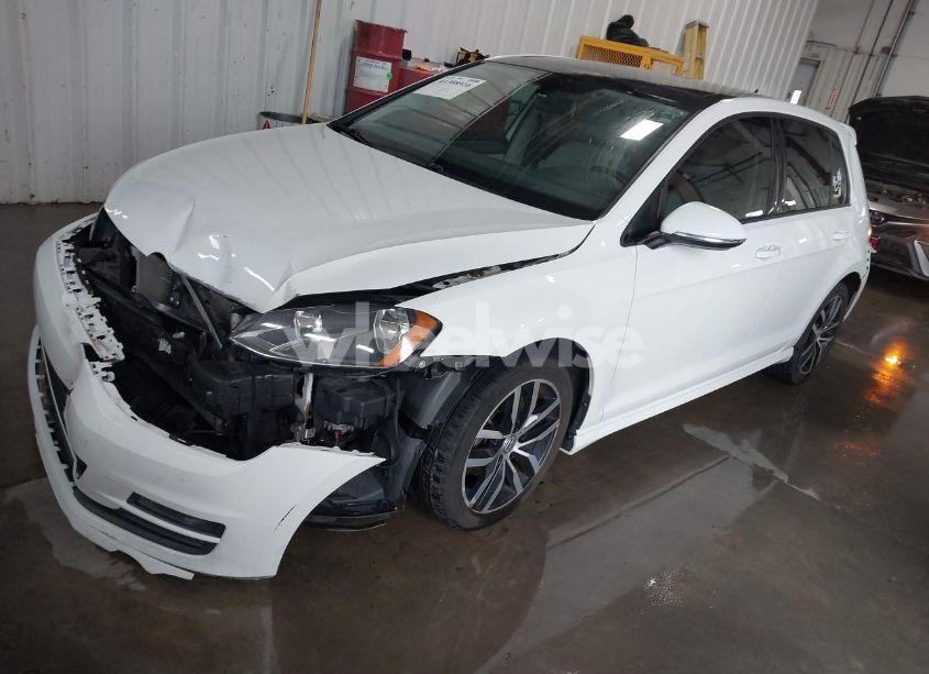 Photo 2 of 2015 Volkswagen Golf TSI SE 4-DOOR (VIN 3VW217AUXFM005788)