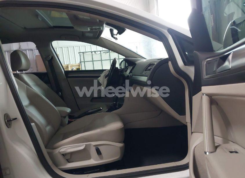 Photo 5 of 2015 Volkswagen Golf TSI SE 4-DOOR (VIN 3VW217AUXFM005788)