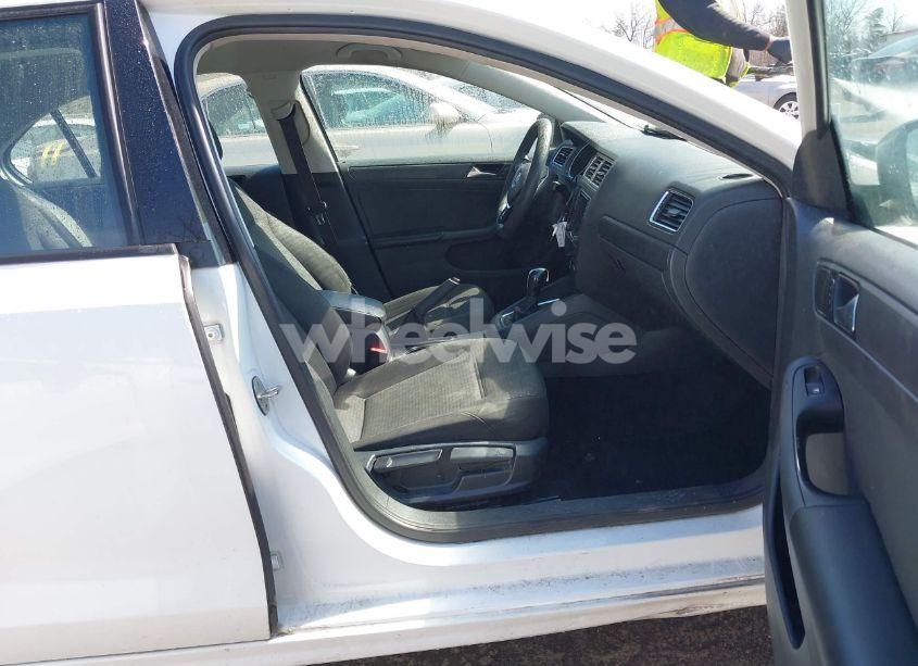 Photo 5 of 2016 Volkswagen Jetta 1.4T S (VIN 3VW267AJ1GM284752)