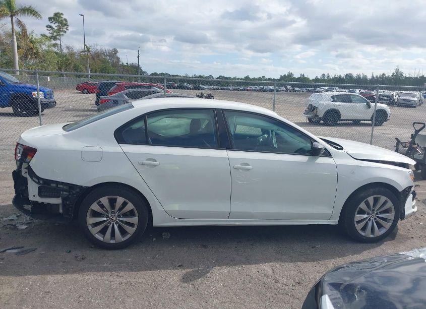 Photo 13 of 2016 Volkswagen Jetta 1.4T S (VIN 3VW267AJ3GM289550)