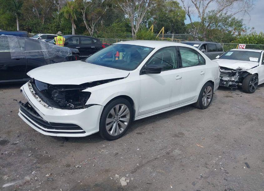 Photo 2 of 2016 Volkswagen Jetta 1.4T S (VIN 3VW267AJ3GM289550)
