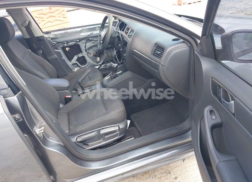 Photo 5 of 2016 Volkswagen Jetta 1.4T S (VIN 3VW267AJ4GM285555)